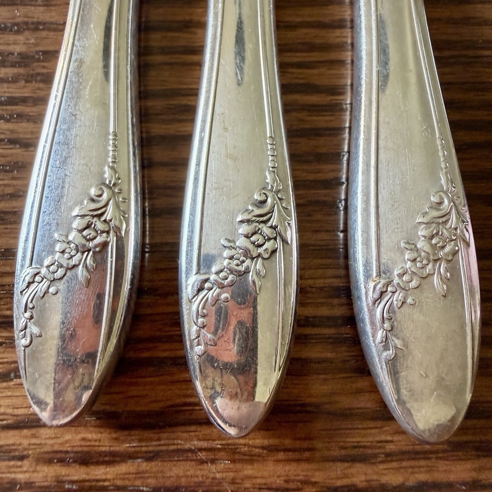 Vintage Oneida Queen Bess II Tudor Silver Plate 1946 Hollow Knives Set Of 3 - Picture 5 of 7